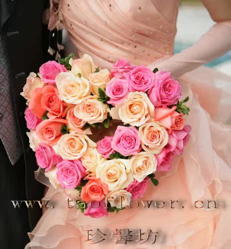 上海新娘手捧花-婚禮婚慶鮮花-鮮花婚禮布置-小凡花坊AA109在類目 鮮花速遞/花卉仿真/綠植園藝, 婚禮鮮花布置, 新娘手捧花中 - 來自Buy2taobao.com提供專業的淘寶代購服務
