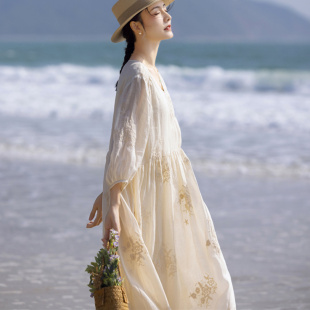 夏宽松苎麻高端重工刺绣法式V领旅游优雅仙气白色连衣裙长款度假