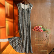 法式蕾丝条纹连衣裙女春季设计感方领无袖鱼尾包臀裙气质修身裙子