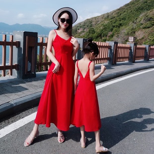 亲子装2023夏装母女装洋气连衣裙海边度假沙滩裙露背吊带长裙