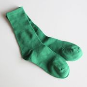 纯色棉质绿色，中短筒袜子女士柔软舒适材质扎实