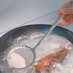 304不锈钢滤油网勺子，厨房烹饪用具漏勺，煲汤火锅捞油脂去油过滤网