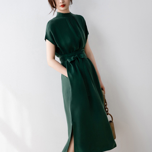 法式复古绿色高端天丝铜氨丝连衣裙女夏气质立领系带显瘦开叉长裙