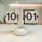 座钟自动翻页欧式创意钟表复古客厅摆件简约机械，时钟闹钟个性台钟