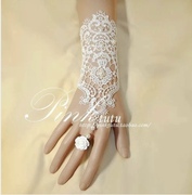 lolita配饰蕾丝手套长款白色，暗黑系手链戒指一体，复古新娘手饰饰品