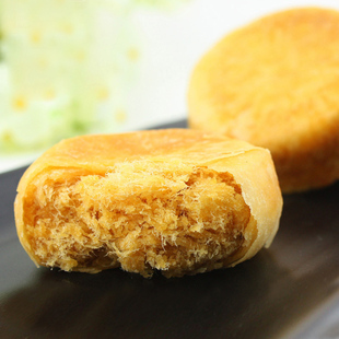 友臣肉松饼500g零食营养早餐面包，糕点心休闲充饥晚上解馋饼干整箱