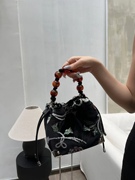 新中式国风丝绒女包2024高级重工珠片绣花水桶包珠珠手拎包斜挎包