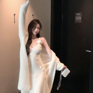 FairyJiang春季温柔风白色针织吊带连衣裙长款长袖高领毛衣裙