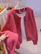 玫红色短款毛衣外套，女秋冬今年流行漂亮上衣，宽松慵懒拉链针织开衫