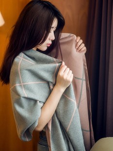高档围巾女秋冬季韩版双面，格子空调披肩，两用百搭保暖加厚围脖