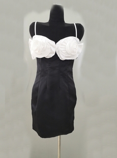 法式赫本风白色立体花朵收腰吊带裙，气质小黑裙，a字显瘦包臀连衣裙