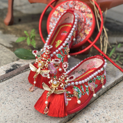中式秀禾婚鞋红色凤凰流苏绣花平底新娘鞋子内增高低跟系带汉服鞋