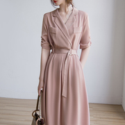 高级感粉色西装领连衣裙女夏季冷淡风设计感小众别致收腰显瘦长裙