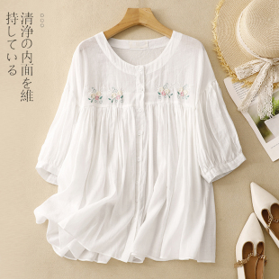 新中式国风绣花白色衬衫女夏季大码遮肚子显瘦棉麻娃娃衫减龄上衣