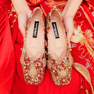 中式婚礼秀禾服婚鞋订婚鞋新娘，鞋红色平底孕妇，婚纱两穿秀禾鞋单鞋