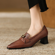 女鞋2024春季款韩版尖头粗跟浅棕色水染牛皮鞋子中跟女士单鞋