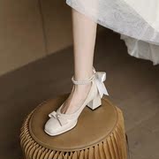 新中式高跟鞋女婚鞋伴娘蝴蝶结，中跟旗袍鞋子，玛丽珍法式粗跟单鞋女