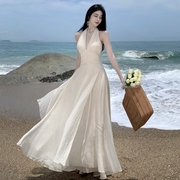超仙女在逃公主白色挂脖连衣裙海边度假风法式温柔气质吊带长裙夏