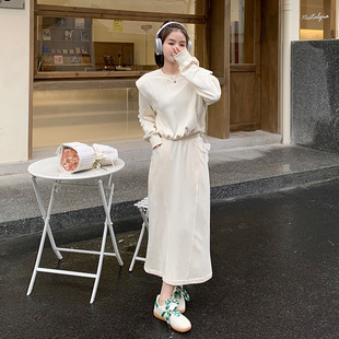 夏易菲女装米白色时尚休闲套装裙女秋设计感假两件