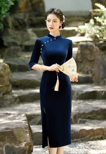 2023秋季复古高端修身中袖丝绒旗袍宝蓝色，中国风纯色连衣裙