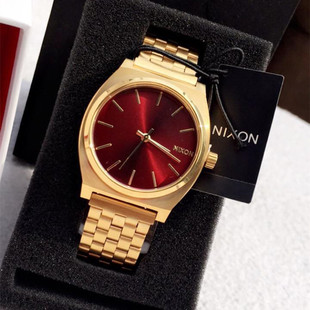 nixon尼克松简约复古时尚方形，酒红色金色，经典欧美石英男手表