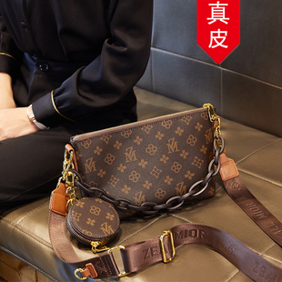 香港包包2023复古百搭女士，斜挎包真皮，时尚流行单肩饺子包