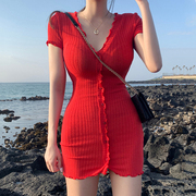 气质红色v领短袖连衣裙，女小个子性感，包臀短裙子紧身辣妹夏季