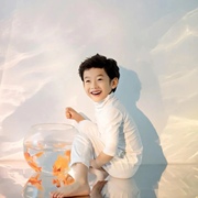 创意亚克力透明鱼缸儿童小红鱼小黄鱼镜面纸儿童摄影道具写真