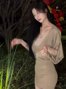 喵喵纯欲斜肩蝙蝠袖收腰修身针织罩衫吊带背心两件套女 181