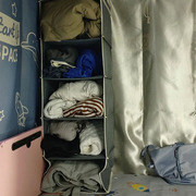 大学生宿舍床上衣柜收纳挂袋，分层悬挂式悬衣物多层盒储物袋神器