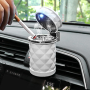 汽车车载烟灰缸创意个性有盖出风口悬挂式车内带盖led灯车用烟缸