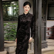 黑色丝绒旗袍2024年秋季中袖长款显瘦日常高雅复古改良连衣裙