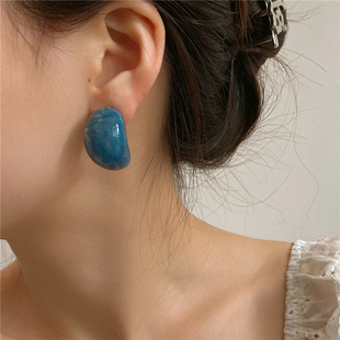 碧波海洋蓝色亚克力夏季银针，耳环女小众，设计感时尚复古气质耳钉女