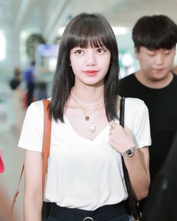 韩国lisa同款白色性感V领短袖宽松T恤高品质80支丝光棉上衣夏季女