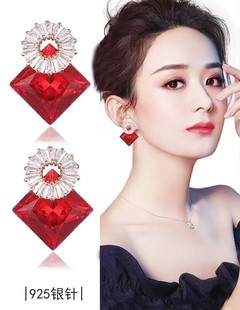 高级感名媛轻奢气质红色水晶耳环，925纯银针，高端大牌时尚奢华耳饰