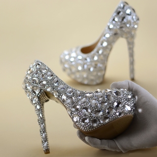 水晶鞋婚鞋女主婚纱水钻新娘鞋演出宴会高跟鞋拍婚礼成人礼细跟鞋