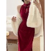新中式改良旗袍红色玫瑰挂脖连衣裙女高级质感，包臀订婚礼服长裙子