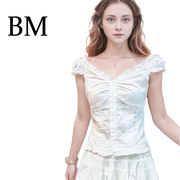 bm芭蕾风白色花边小衫纯欲风，漂亮v领荷叶，边收腰短袖小上衣女