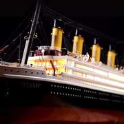 泰坦尼克号模型装饰摆件工艺品船，酒柜带灯轮船，木船帆船客厅船