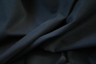 日本进口黑色斜纹舒挺纱卡100%棉布面料设计师风衣外套布料