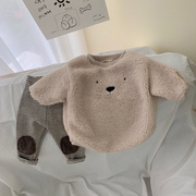 婴儿秋冬衣服新生宝宝加绒加厚保暖毛绒熊上衣(熊，上衣)外套条纹裤子两件套