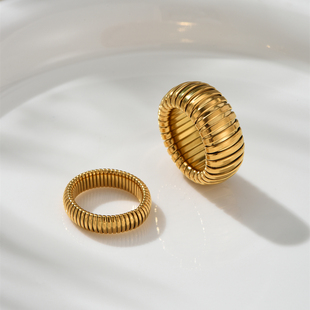 金色弹力宽蛇骨戒指女欧美小众复古轻奢个性，高级感金属圆环食指环