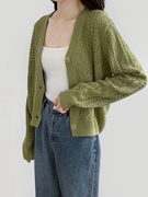 复古麻花毛衣外套2023慵懒设计感镂空上衣，外搭绿色针织开衫女