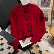 牛角扣红色毛衣高级感外套，女秋冬款短款针织开衫慵懒风小个子女款