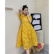 艺术风格奶甜裙子温柔女装2022年赫本风方领鹅黄色连衣裙夏季