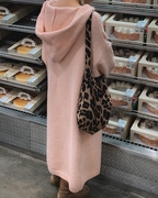 韩国2023秋冬季女士休闲长款开衫休闲橘粉色，连帽羊毛针织衫潮