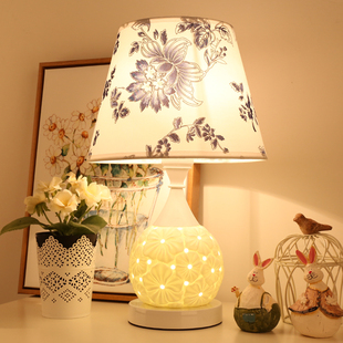 北欧式现代简约陶瓷台灯浪漫卧室床头灯创意温馨喂奶调光遥控台灯