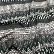 高档墨绿色民族风缎面布料雪纺，不透明条，纹波西米亚连衣裙服装面料
