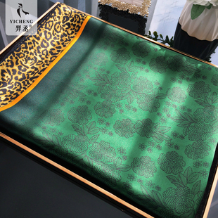 上身效果超美的豹纹图腾，墨绿色真丝大方巾，100%桑蚕丝时尚丝巾