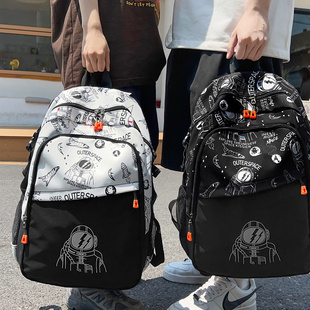 送笔袋书包百搭女大学生，高中生印花双肩，包大容量电脑背包旅行包